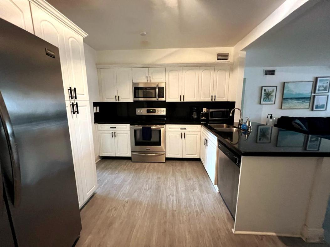Designed Private Suites In Miami Chambre photo